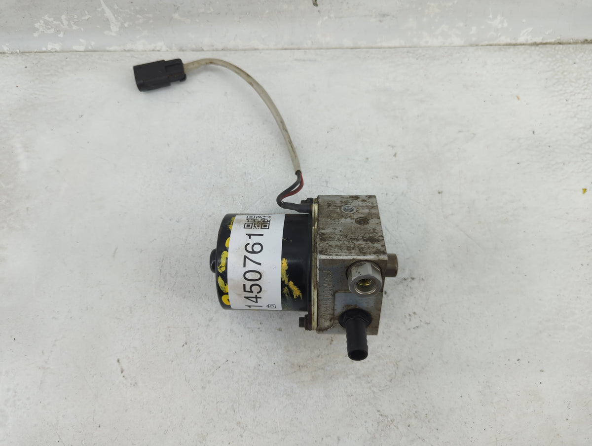2005-2006 Cadillac Escalade Anti-Lock Brake ABS Pump Module Actuator OEM Fits Fits 2005 2006 OEM Used Auto Parts - Oemusedau