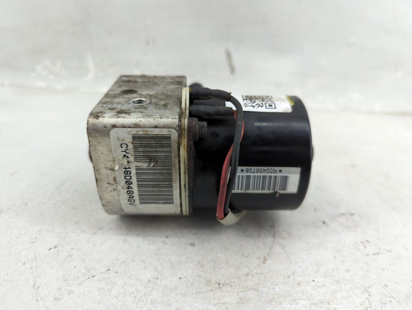 2005-2006 Cadillac Escalade ABS Pump Control Module Replacement Fits Fits 2005 2006 OEM Used Auto Parts - Oemusedautoparts1.