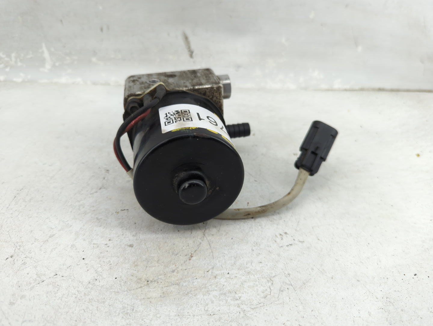 2005-2006 Cadillac Escalade ABS Pump Control Module Replacement Fits Fits 2005 2006 OEM Used Auto Parts - Oemusedautoparts1.