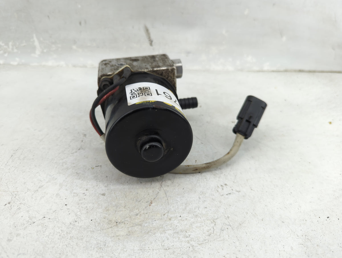 2005-2006 Cadillac Escalade Anti-Lock Brake ABS Pump Module Actuator OEM Fits Fits 2005 2006 OEM Used Auto Parts - Oemusedau
