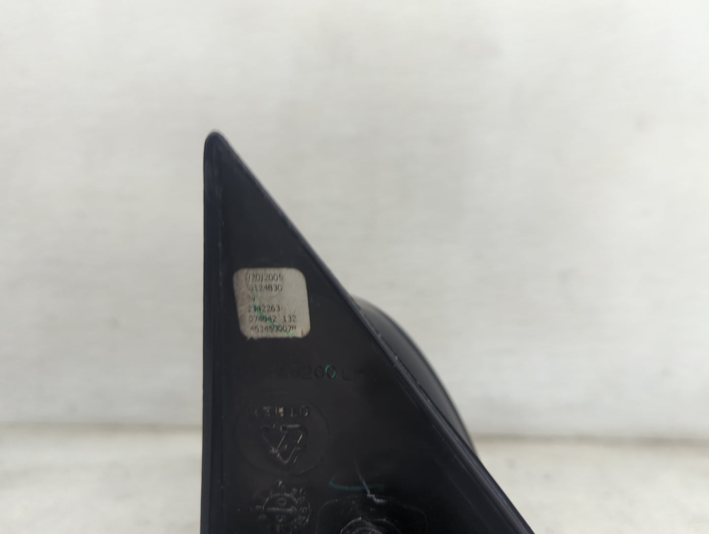 2006 Cadillac Escalade Driver Side View Mirror - Left Door Mirror OEM Used - Oemusedautoparts1.com