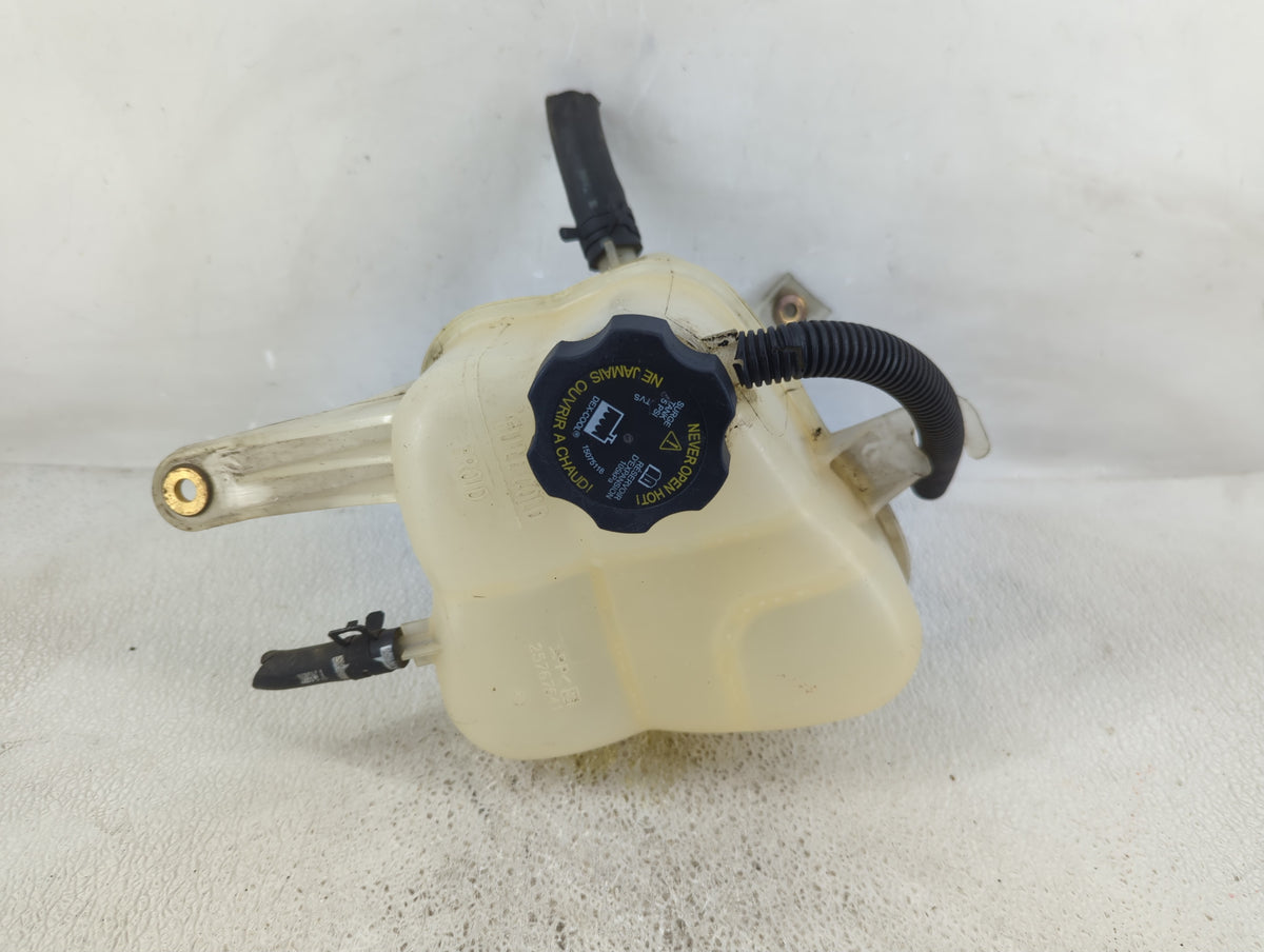 2004-2006 Cadillac Srx Radiator Coolant Overflow Expansion Tank Bottle 1232246 - Oemusedautoparts1.com