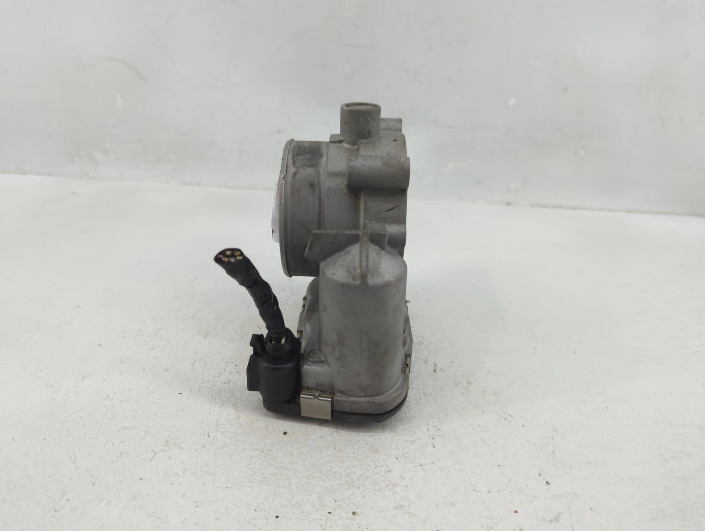 2004-2006 Cadillac Srx Throttle Body P/N:0280750202 Fits Fits 2004 2005 2006 2007 2008 OEM Used Auto Parts - Oemusedautopart