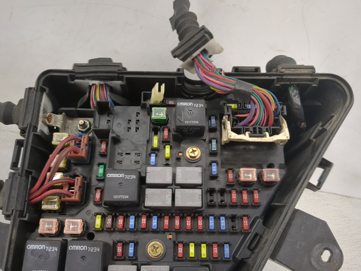 2006 Cadillac Srx Fusebox Fuse Box Panel Relay Module P/N:12177234 7234 Fits OEM Used Auto Parts - Oemusedautoparts1.com