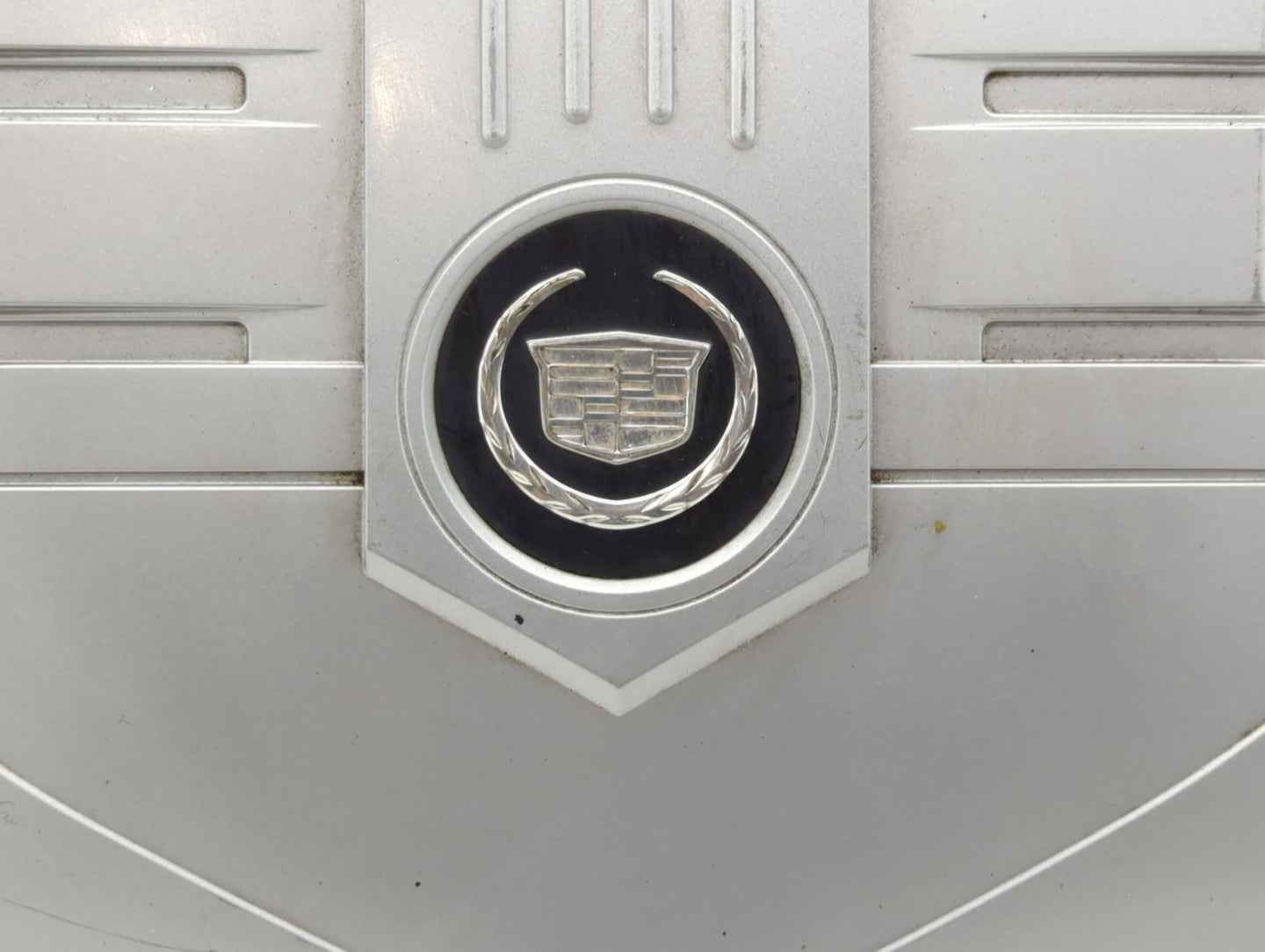 2006 Cadillac Srx Engine Cover - Oemusedautoparts1.com