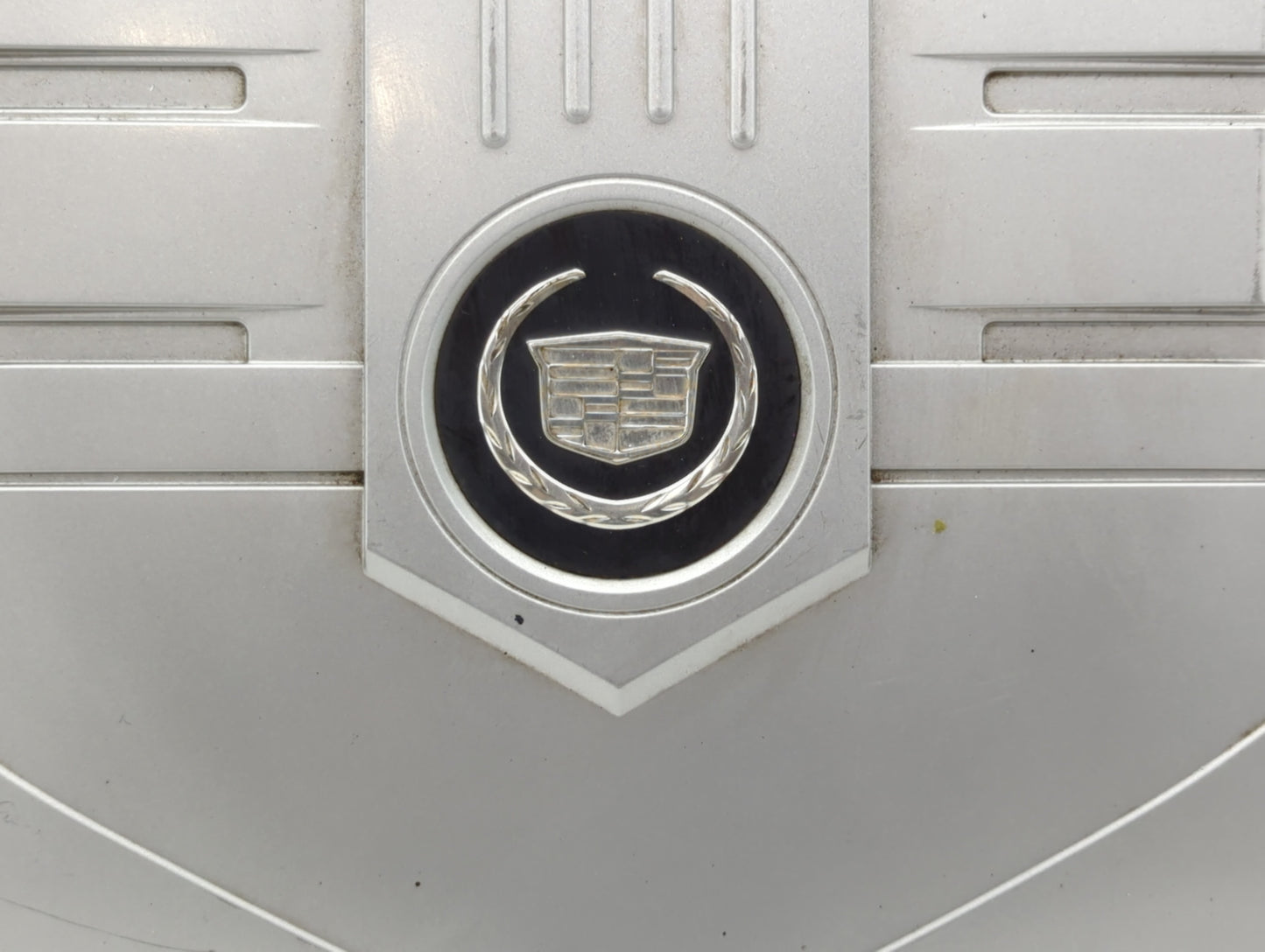 2006 Cadillac Srx Engine Cover - Oemusedautoparts1.com