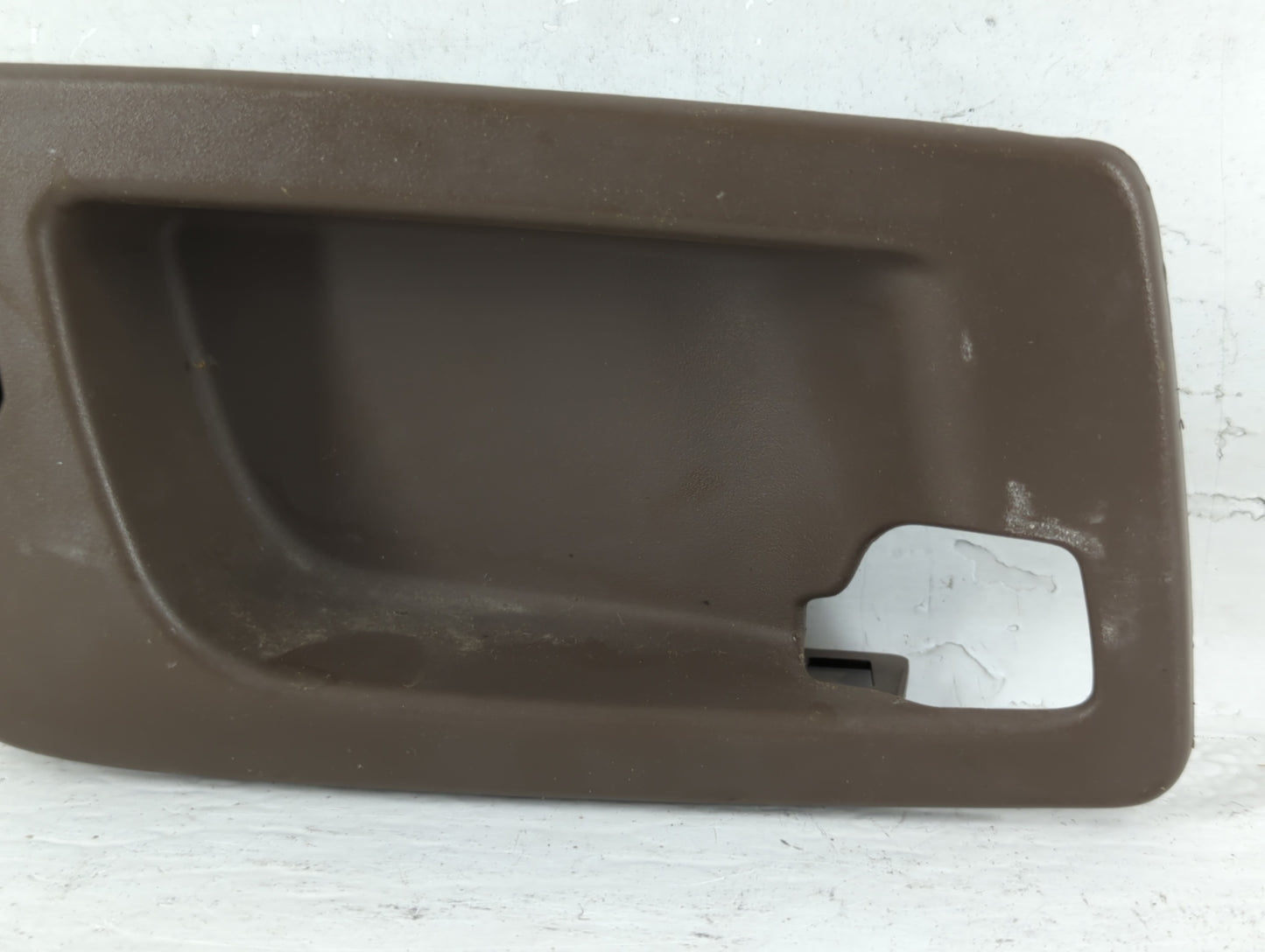 2006 Cadillac Srx Interior Door Handle Bezel - Oemusedautoparts1.com