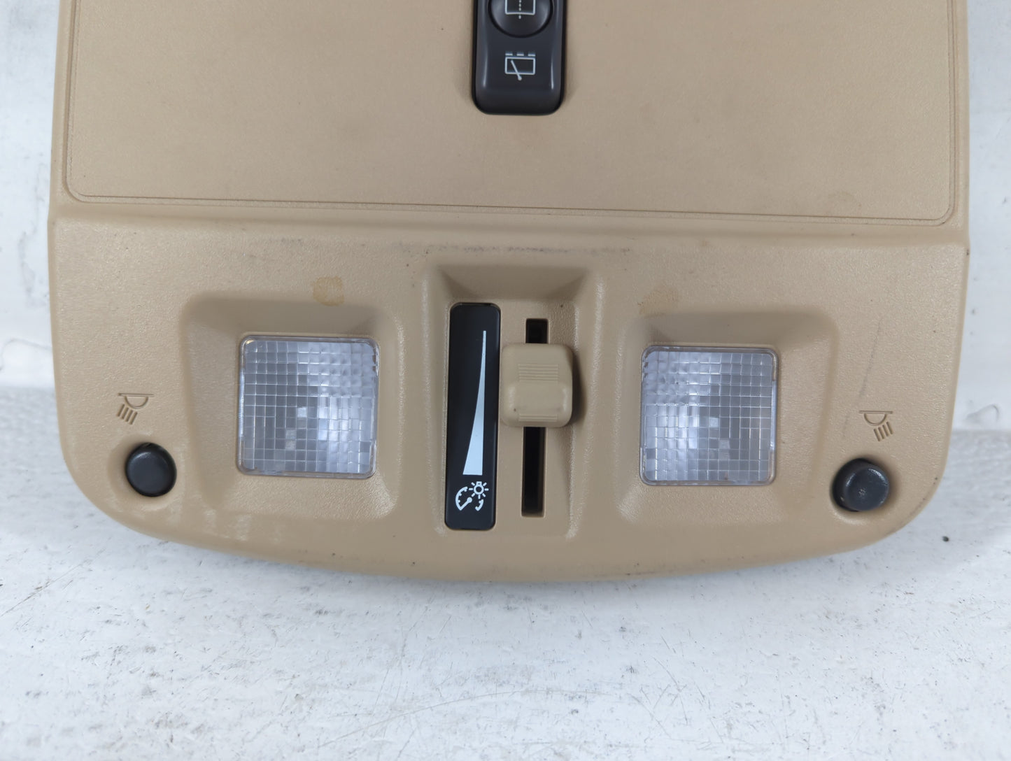2006 Cadillac Srx Overhead Roof Console - Oemusedautoparts1.com