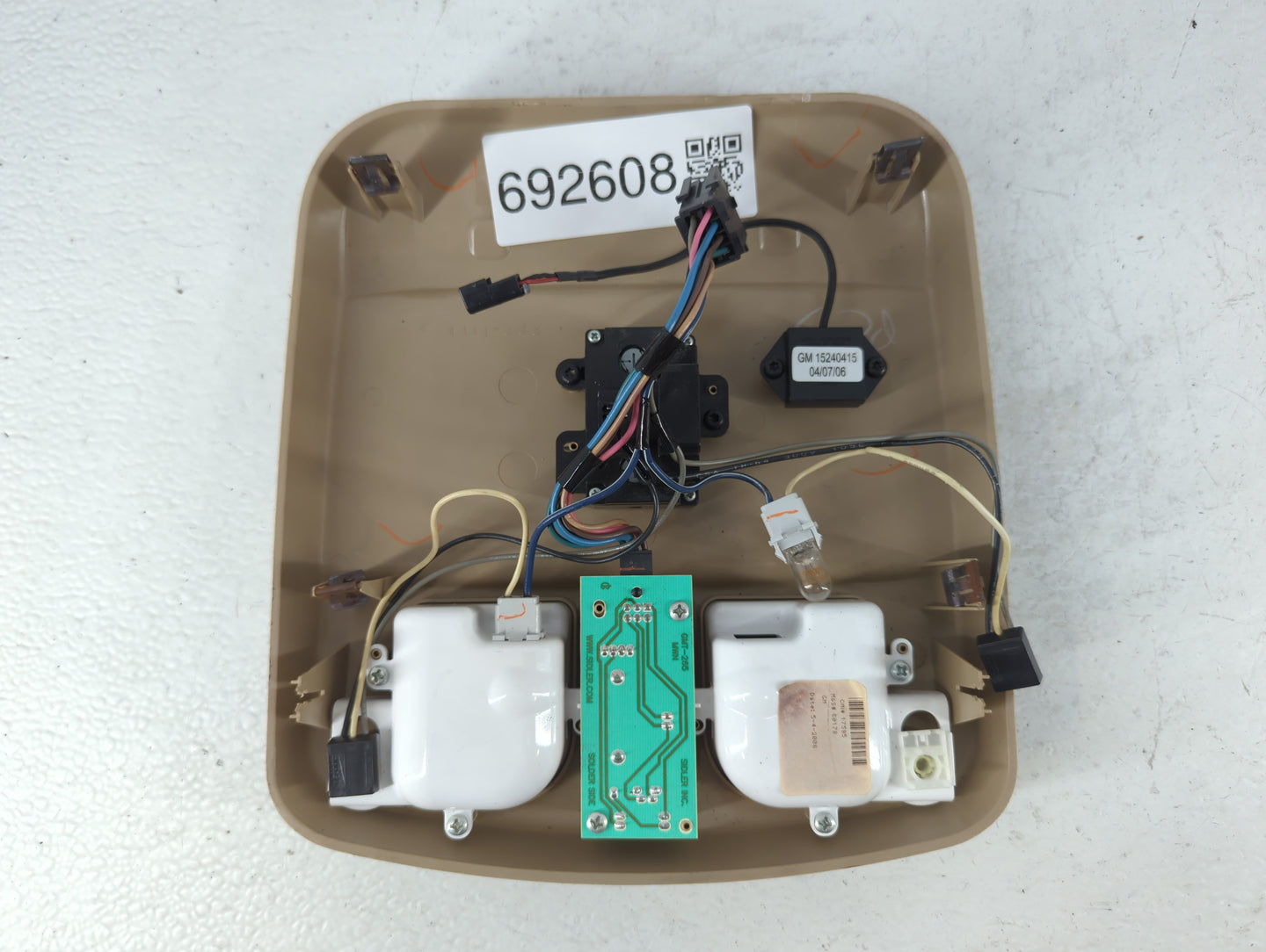 2006 Cadillac Srx Overhead Roof Console - Oemusedautoparts1.com