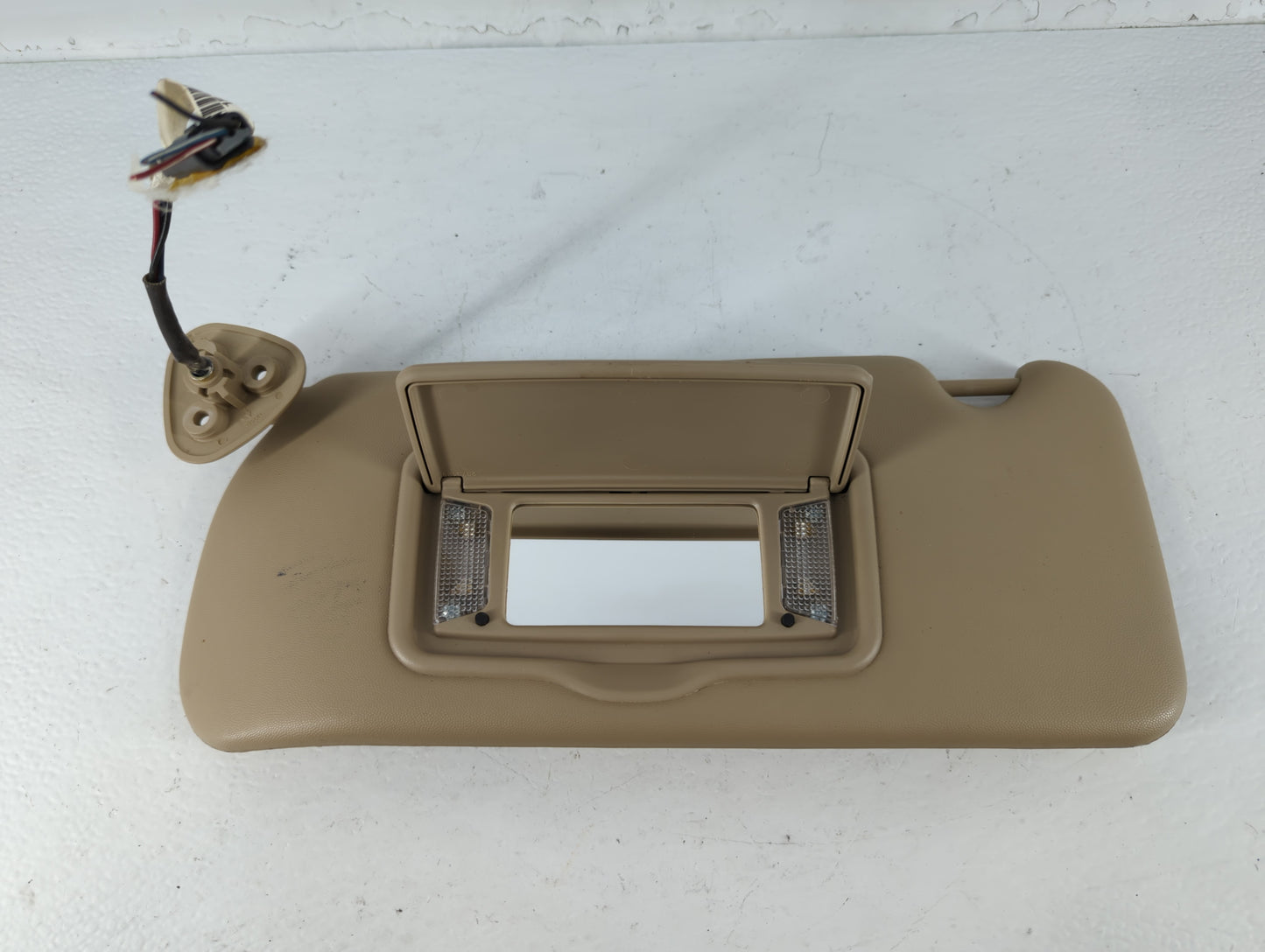 2004-2009 Cadillac Srx Sun Visor Shade Replacement Driver Left Mirror Fits Fits 2004 2005 2006 2007 2008 2009 OEM Used Auto 