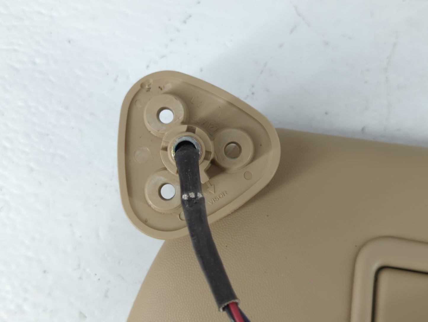 2004-2009 Cadillac Srx Sun Visor Shade Replacement Driver Left Mirror Fits Fits 2004 2005 2006 2007 2008 2009 OEM Used Auto 