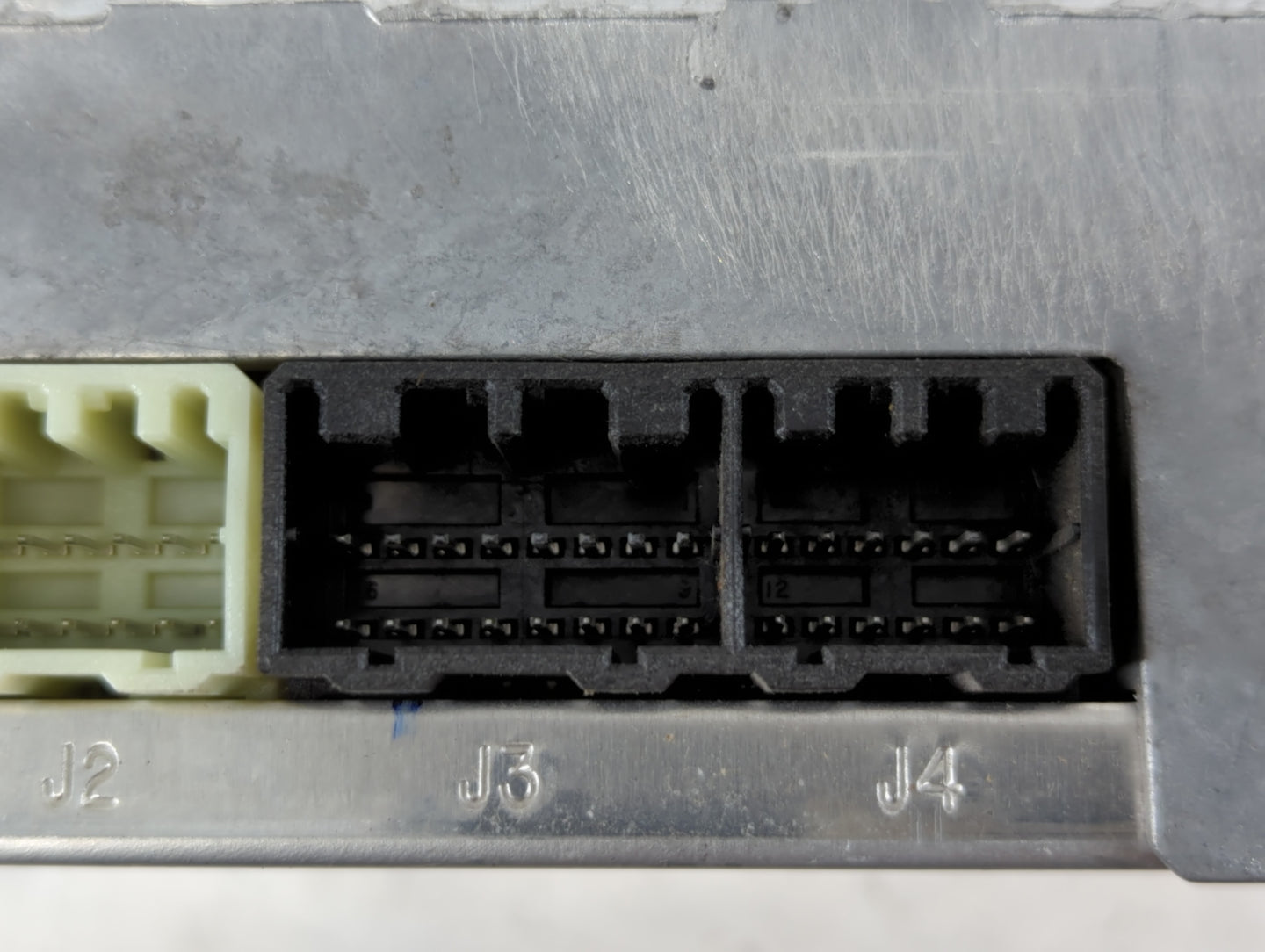 2005-2006 Cadillac Srx Body Control Module Bcm Inner Cabin Fuse Box - Oemusedautoparts1.com