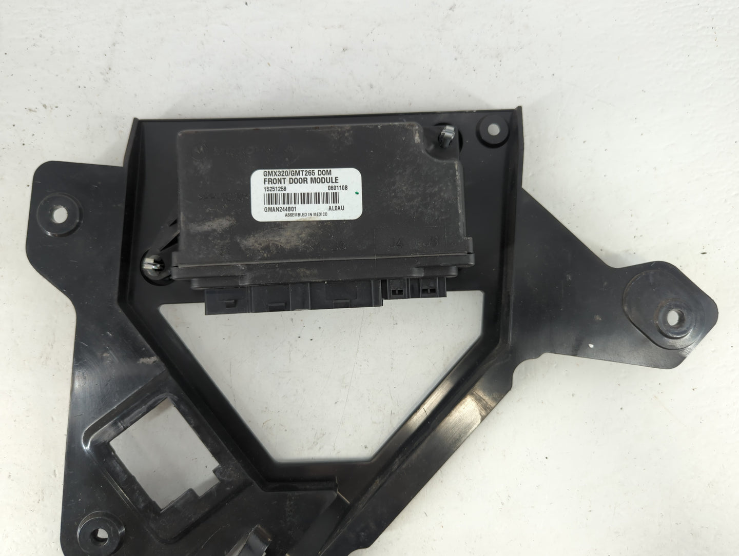 2006-2006 Cadillac Srx Body Control Module Bcm Inner Cabin Fuse Box - Oemusedautoparts1.com