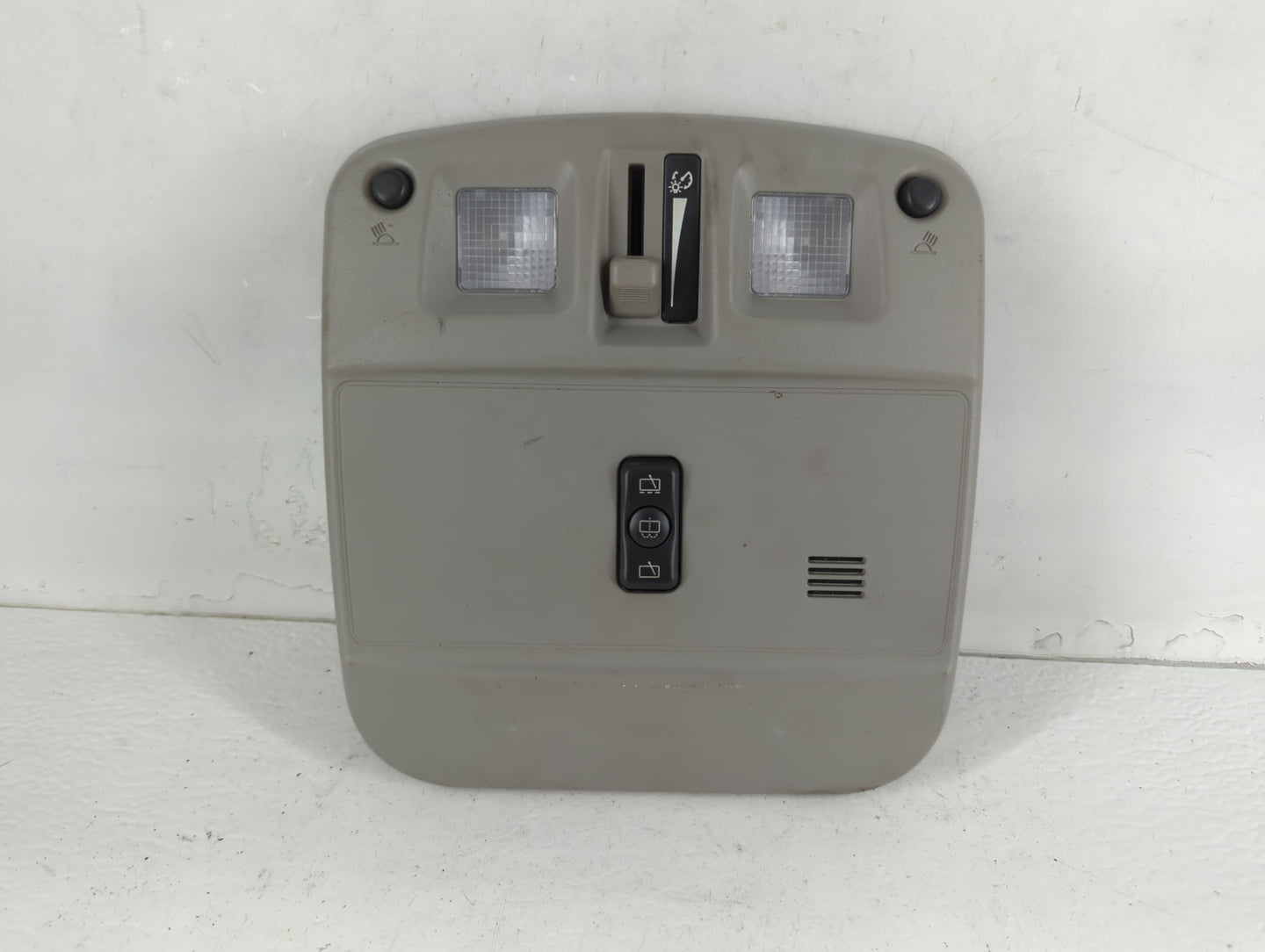 2006 Cadillac Srx Overhead Roof Console - Oemusedautoparts1.com