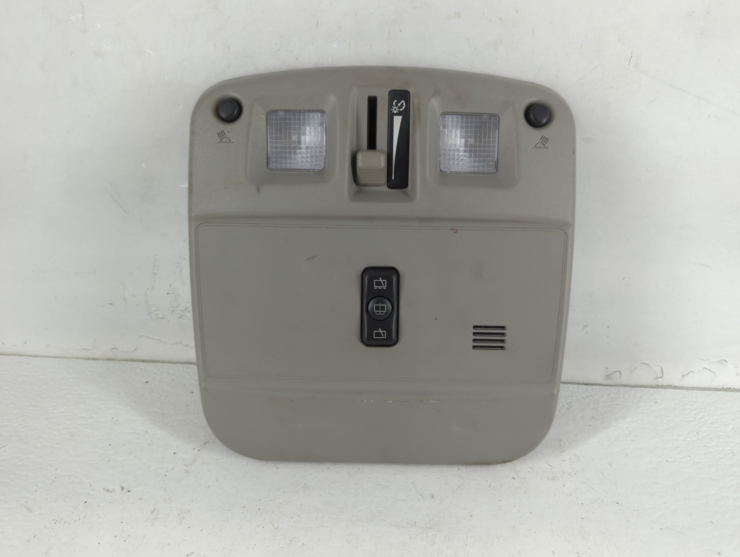 2006 Cadillac Srx Overhead Roof Console - Oemusedautoparts1.com
