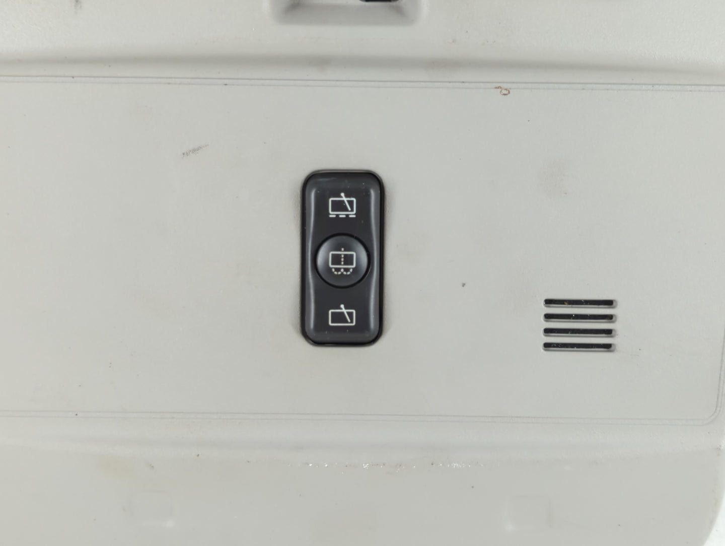 2006 Cadillac Srx Overhead Roof Console - Oemusedautoparts1.com