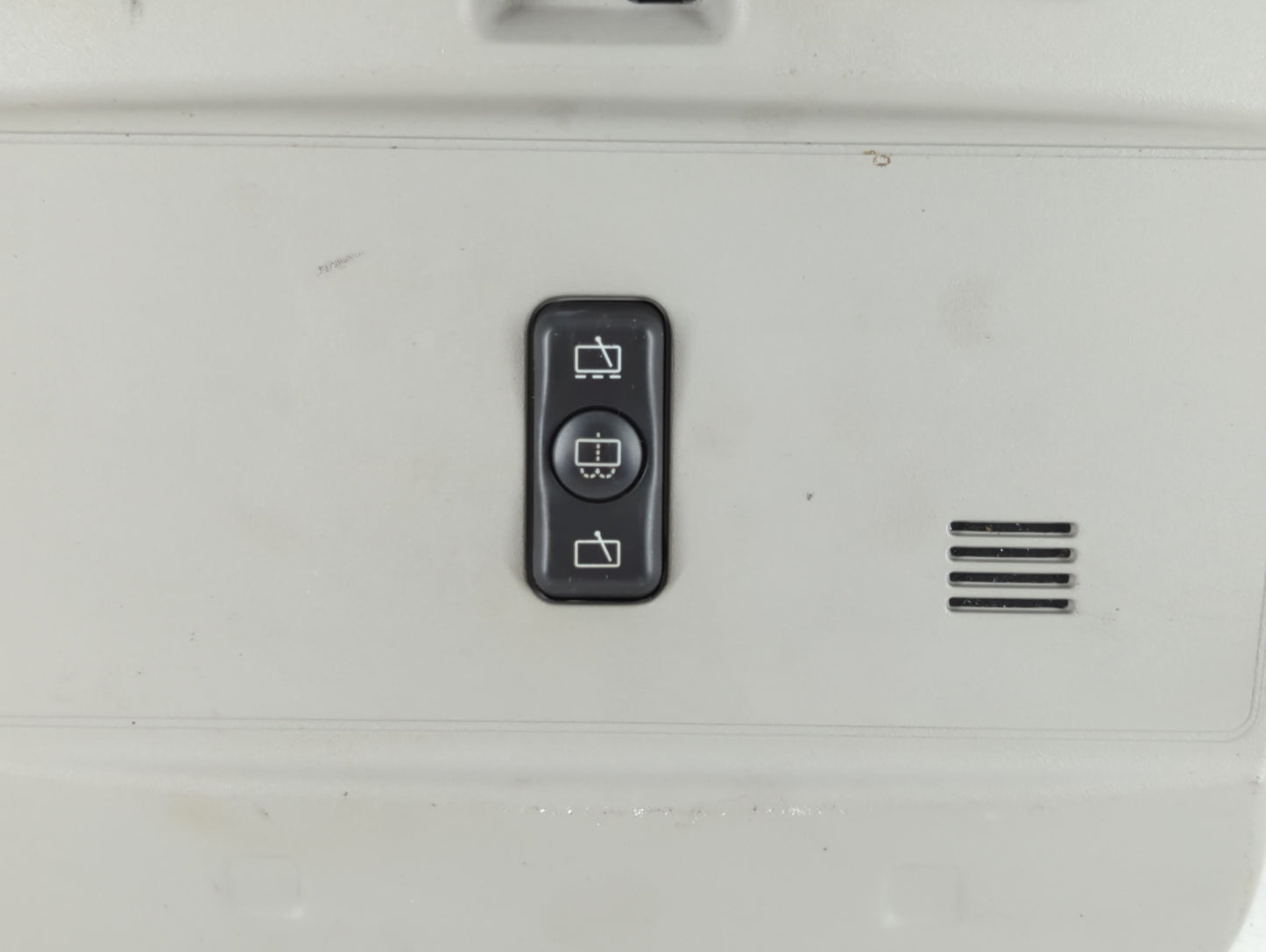 2006 Cadillac Srx Overhead Roof Console - Oemusedautoparts1.com