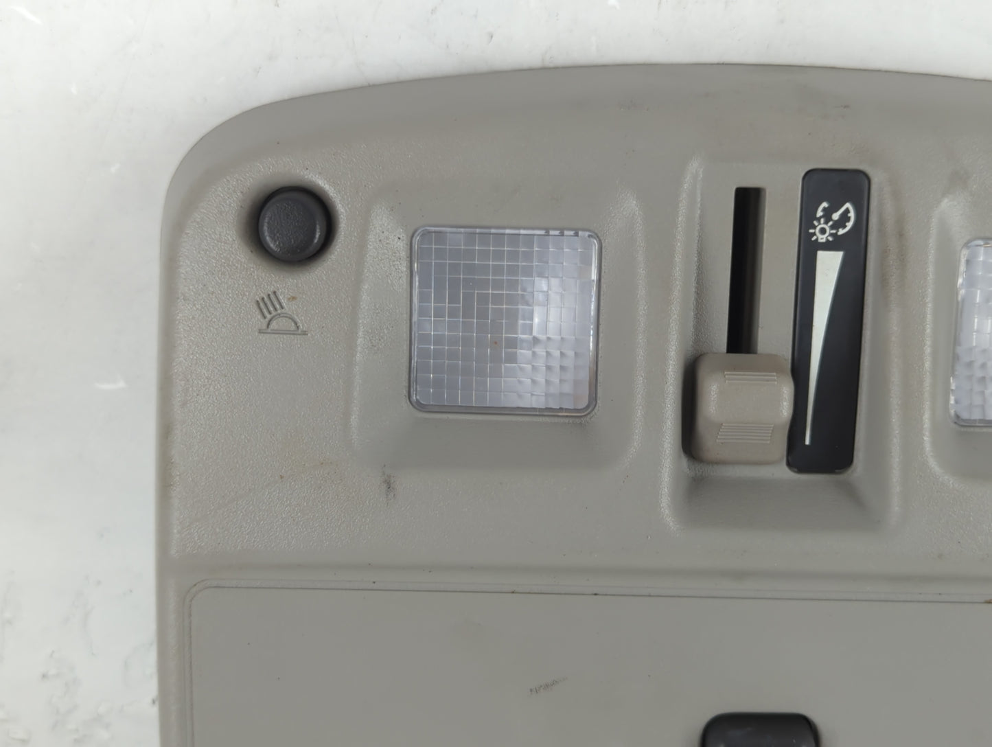 2006 Cadillac Srx Overhead Roof Console - Oemusedautoparts1.com