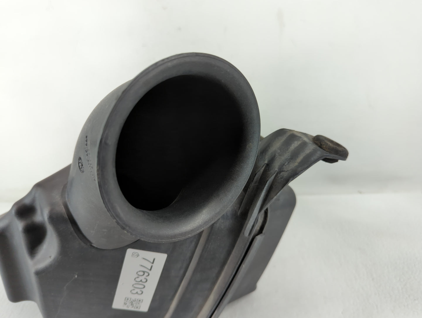 2004-2006 Cadillac Srx Air Cleaner Intake-duct Hose Tube - Oemusedautoparts1.com