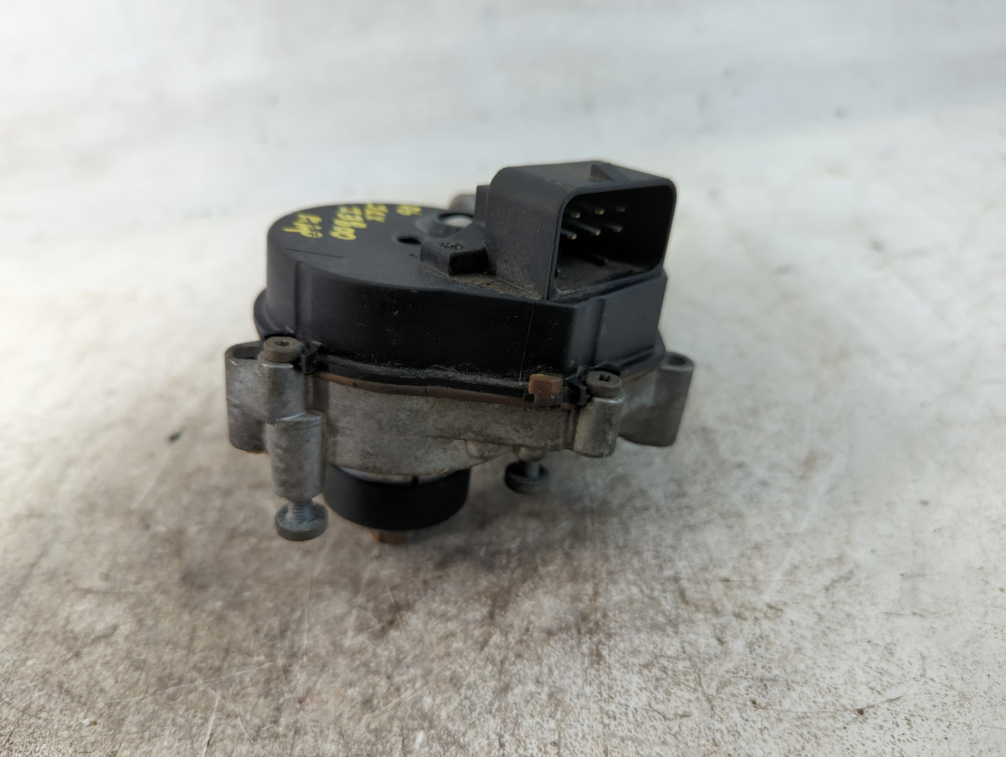 2004-2006 Cadillac Srx Front Windshield Wiper Motor P/N:404574 Fits Fits 2004 2005 2006 2007 2008 2009 2010 2011 OEM Used Au