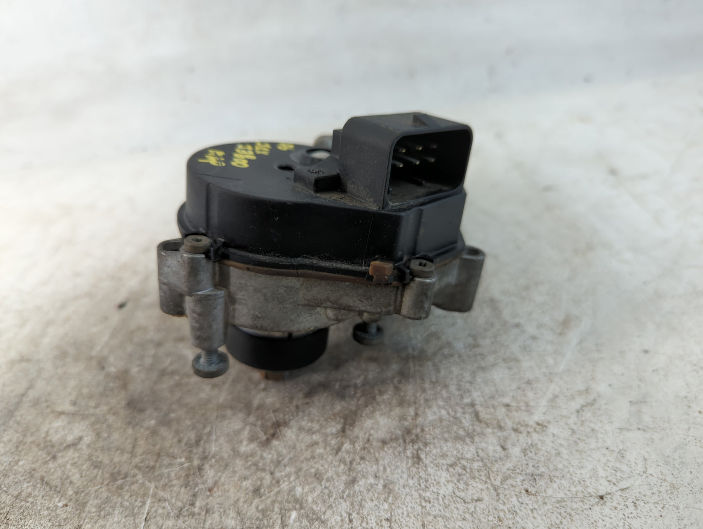 2004-2006 Cadillac Srx Front Windshield Wiper Motor P/N:404574 Fits Fits 2004 2005 2006 2007 2008 2009 2010 2011 OEM Used Au