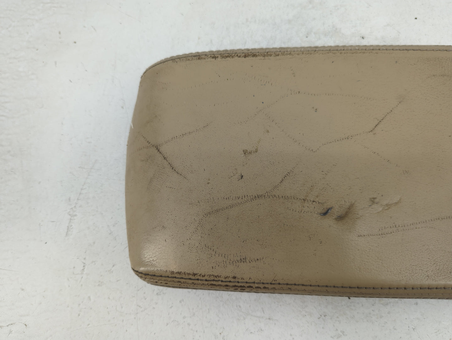 2004-2006 Cadillac Srx Center Console Armrest Cover Lid P/N:311 05 1 303 022 022 Fits Fits 2004 2005 2006 OEM Used Auto Part
