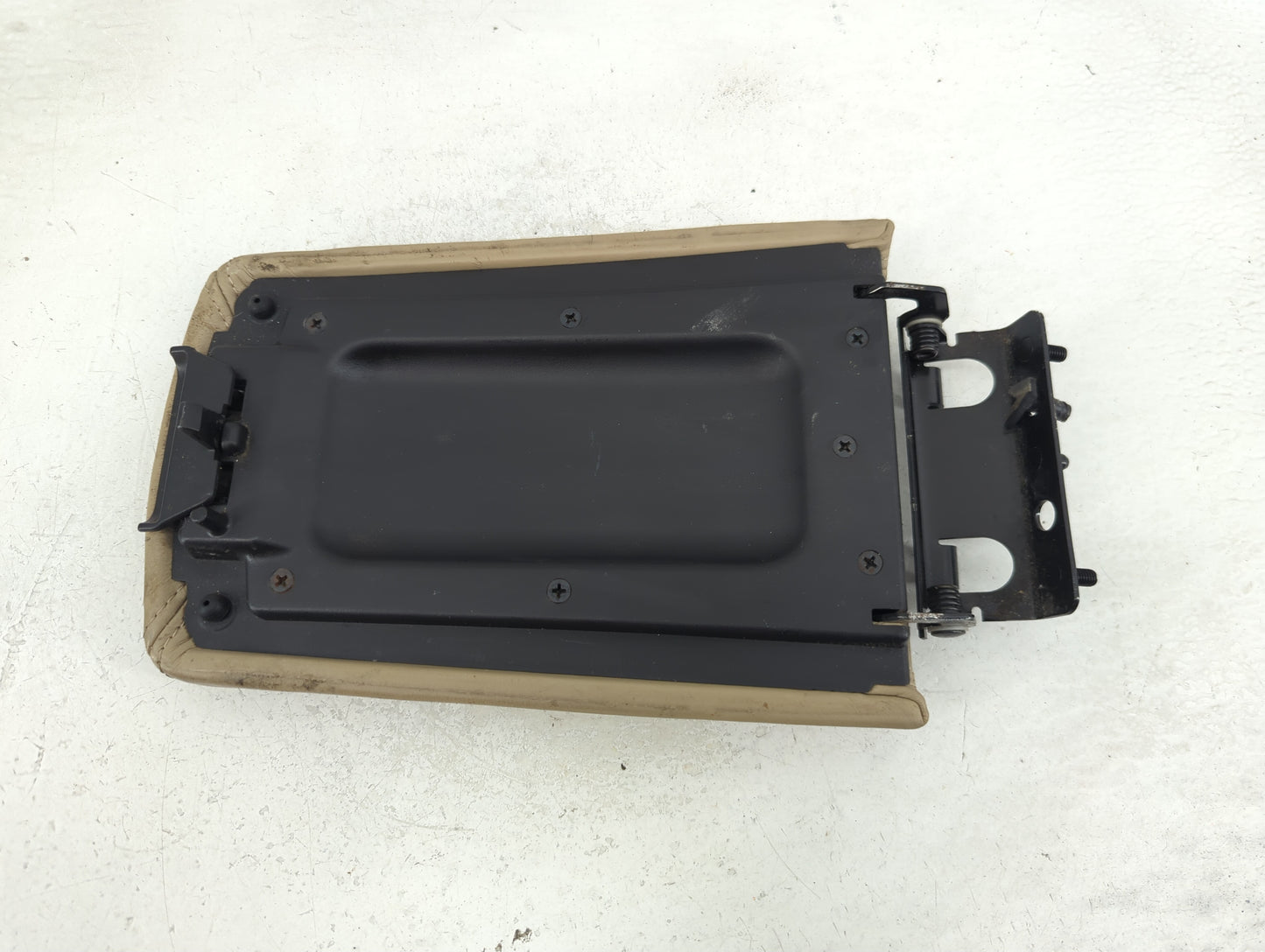 2004-2006 Cadillac Srx Center Console Armrest Cover Lid P/N:311 05 1 303 022 022 Fits Fits 2004 2005 2006 OEM Used Auto Part
