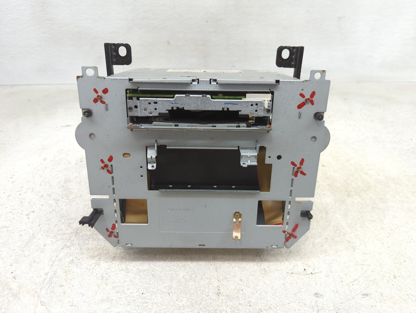 2005-2006 Cadillac Srx Radio AM FM Cd Player Receiver Replacement Fits Fits 2005 2006 2007 OEM Used Auto Parts - Oemusedauto