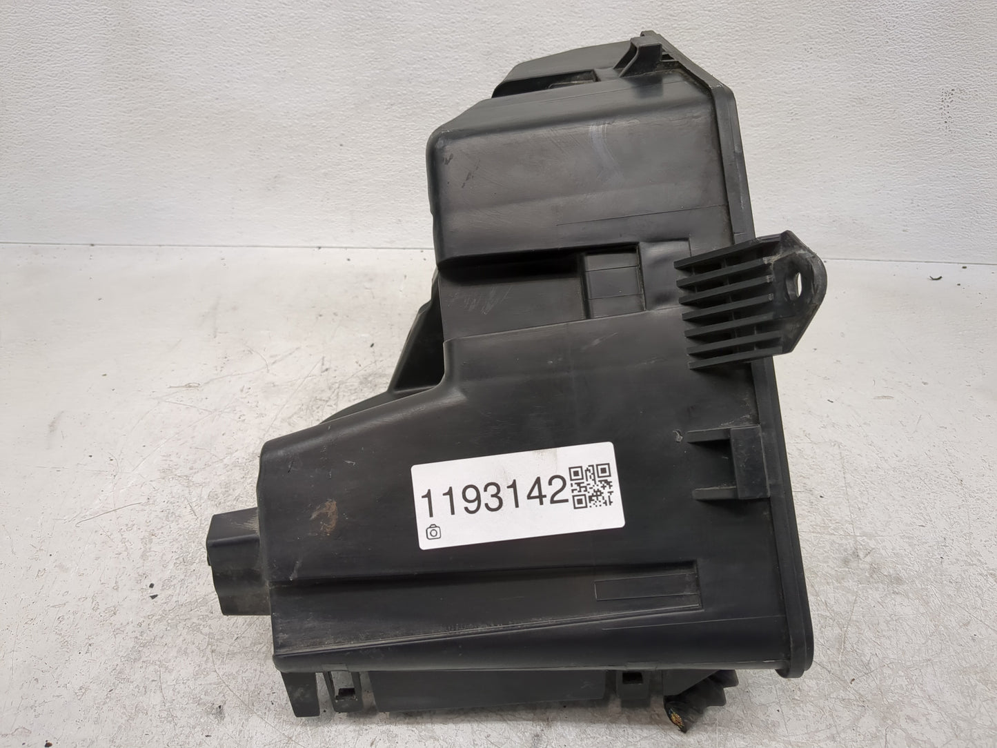 2005-2007 Cadillac Sts Fusebox Fuse Box Panel Relay Module Fits Fits 2005 2006 2007 OEM Used Auto Parts - Oemusedautoparts1.
