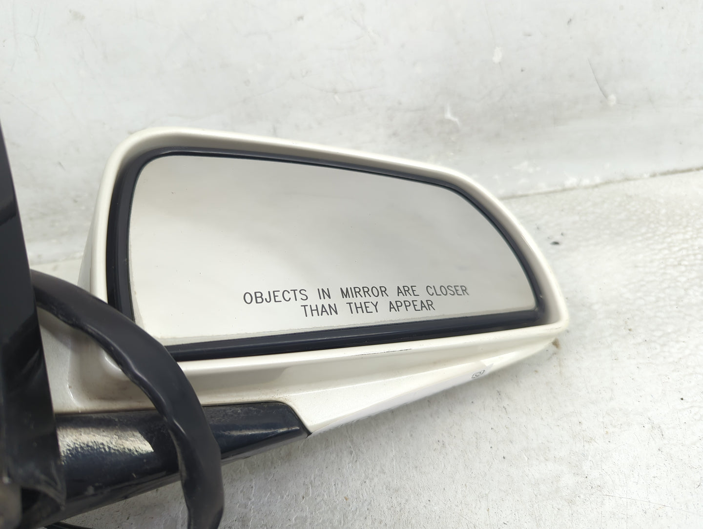 2005-2007 Cadillac Sts Driver Left Side View Power Door Mirror White - Oemusedautoparts1.com