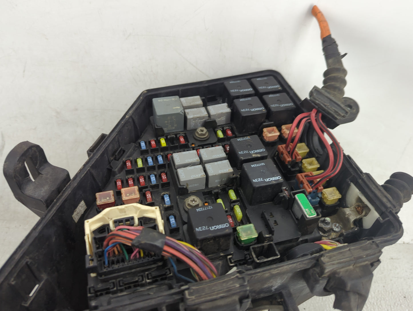 2006 Cadillac Sts Fusebox Fuse Box Panel Relay Module Fits OEM Used Auto Parts - Oemusedautoparts1.com