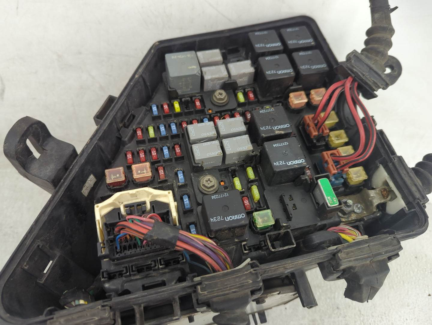 2006 Cadillac Sts Fusebox Fuse Box Panel Relay Module Fits OEM Used Auto Parts - Oemusedautoparts1.com