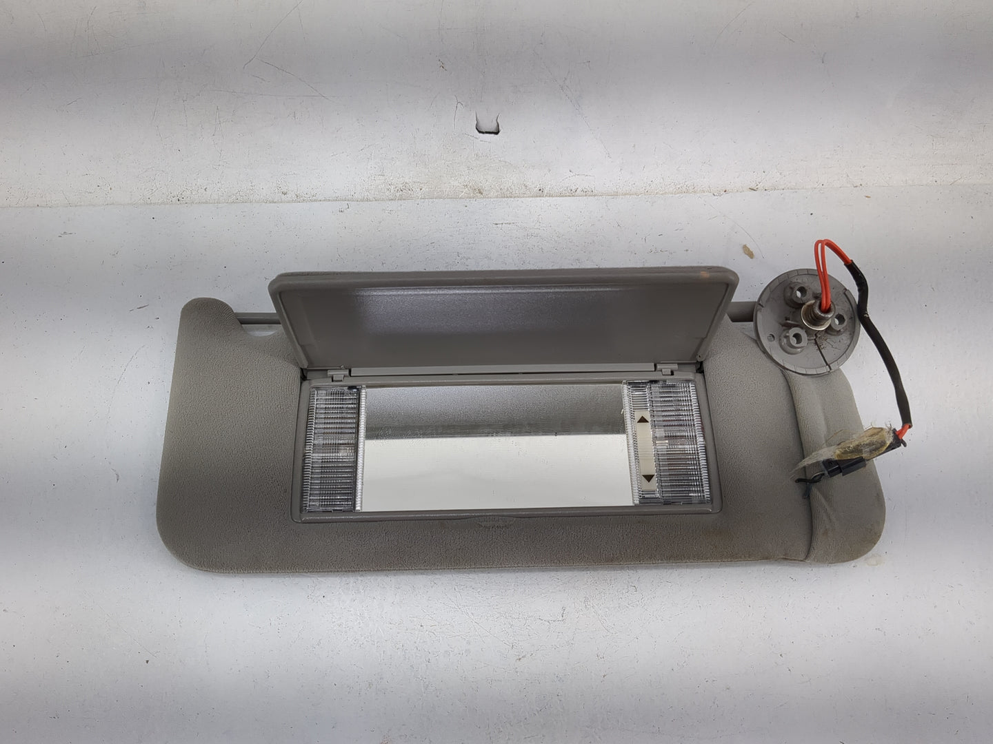 2006 Cadillac Sts Sun Visor Shade Replacement Passenger Right Mirror Fits OEM Used Auto Parts - Oemusedautoparts1.com