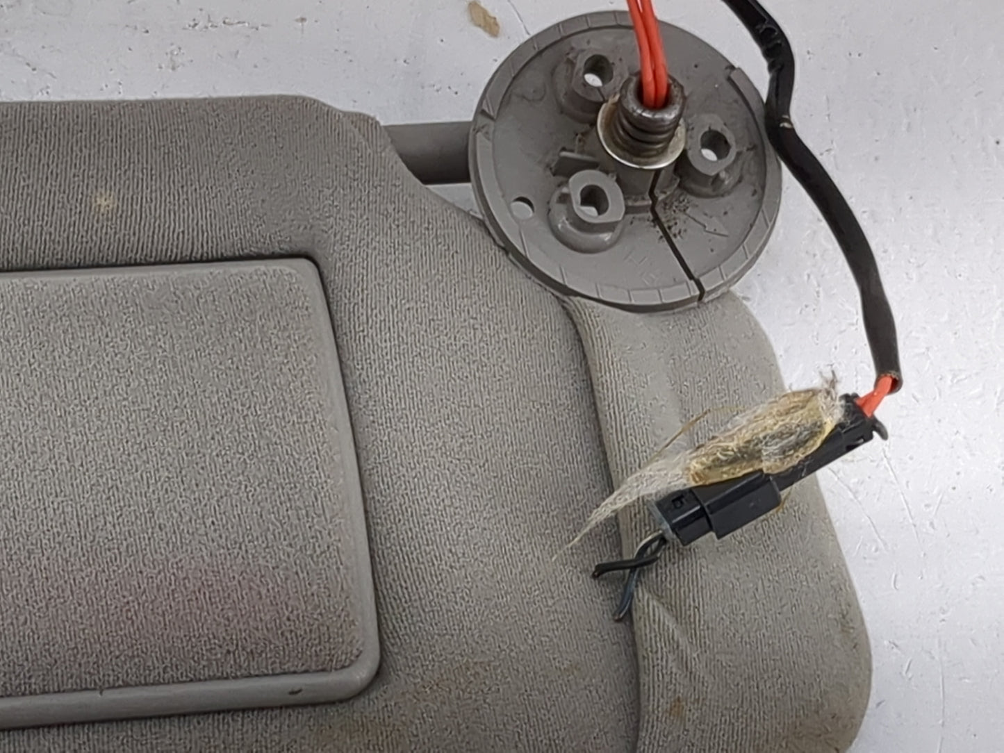 2006 Cadillac Sts Sun Visor Shade Replacement Passenger Right Mirror Fits OEM Used Auto Parts - Oemusedautoparts1.com