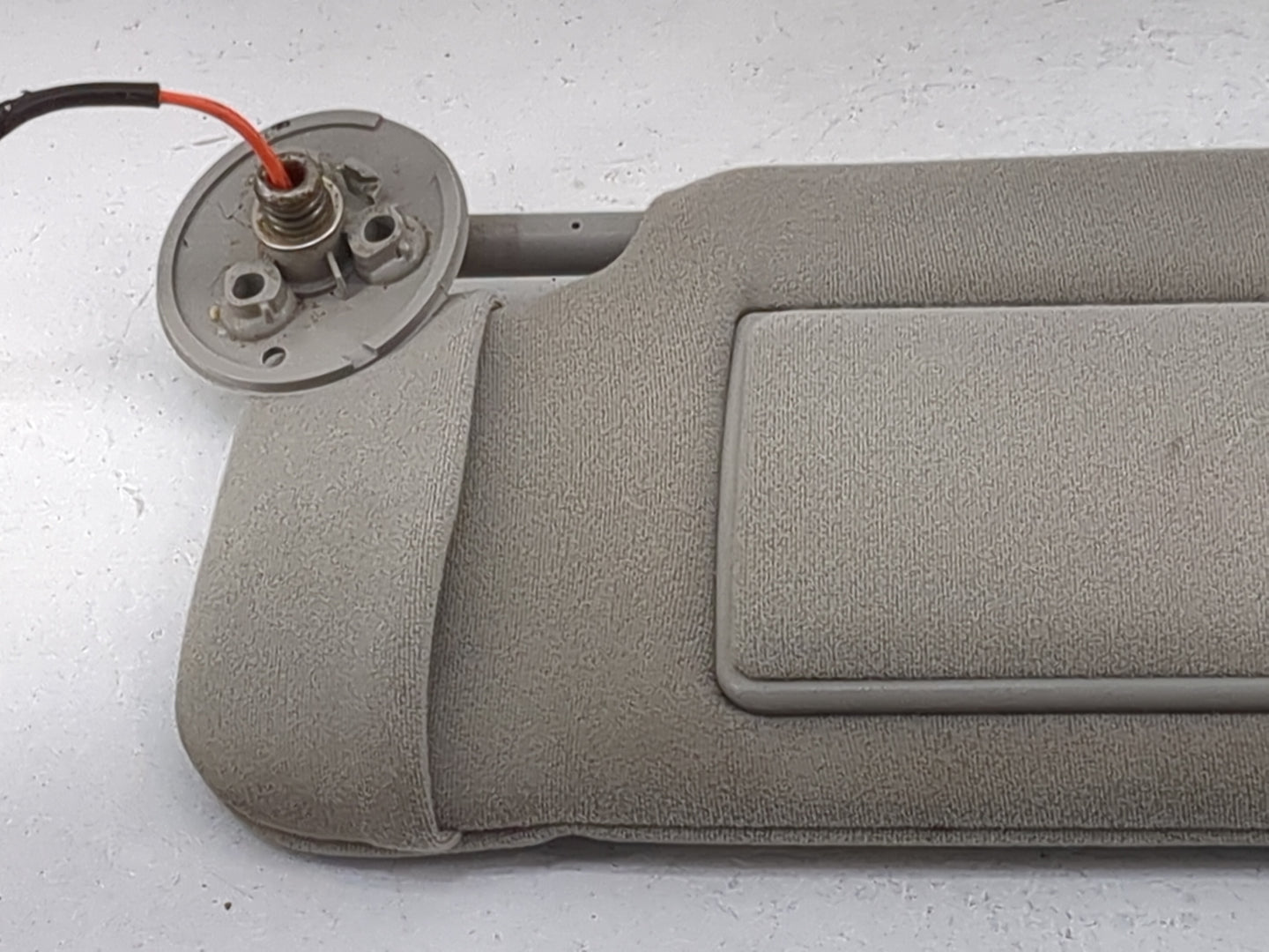 2005-2007 Cadillac Sts Sun Visor Shade Replacement Driver Left Mirror Fits Fits 2005 2006 2007 OEM Used Auto Parts - Oemused
