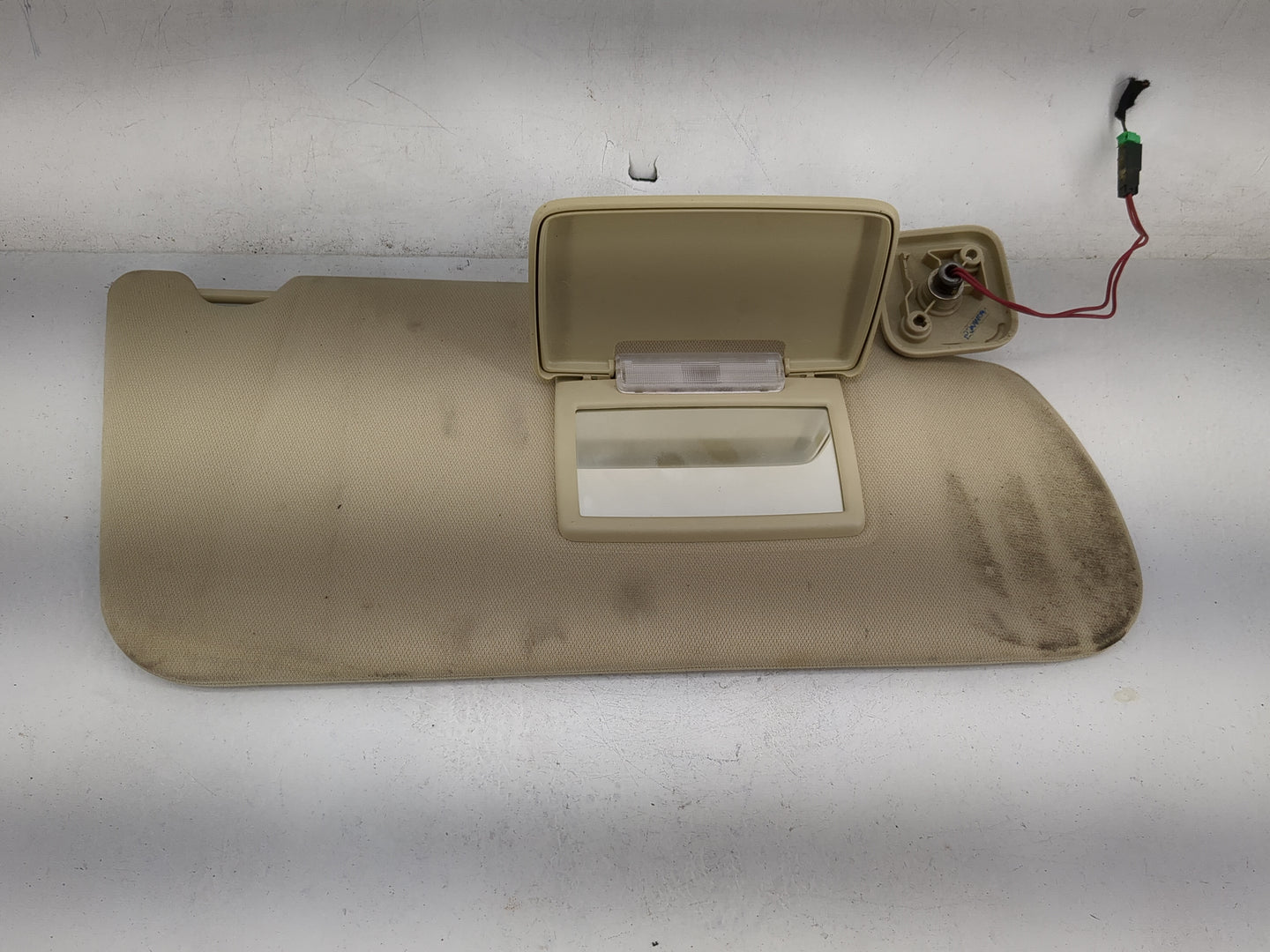2006 Cadillac Sts Sun Visor Shade Replacement Passenger Right Mirror Fits OEM Used Auto Parts - Oemusedautoparts1.com