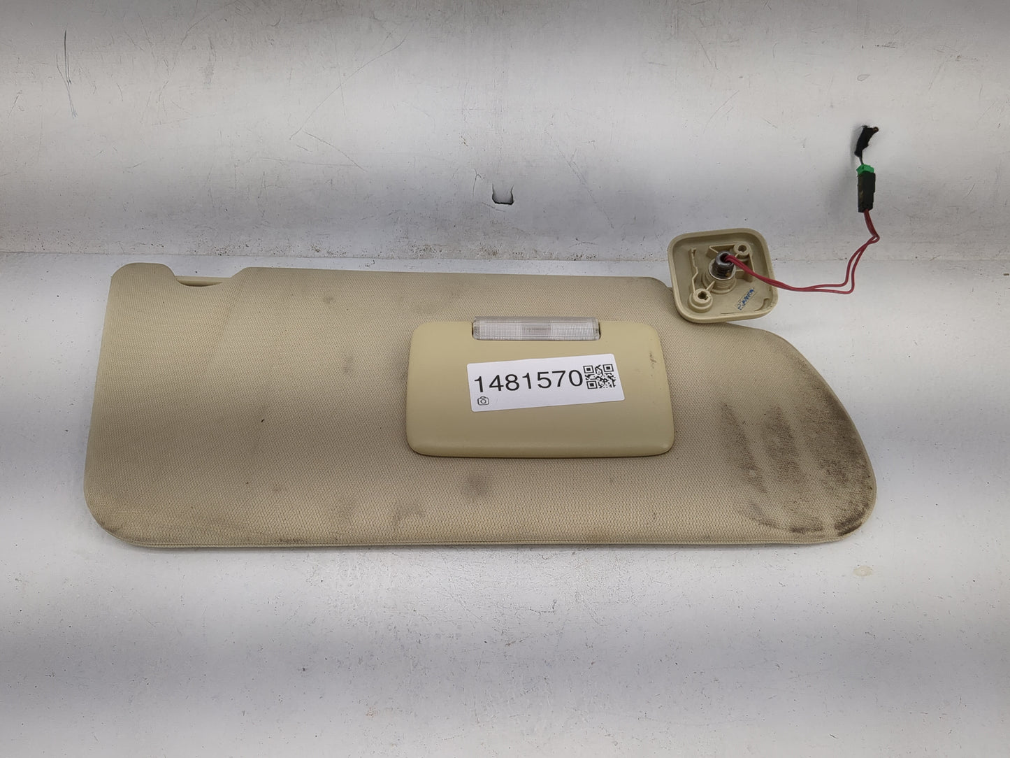 2006 Cadillac Sts Sun Visor Shade Replacement Passenger Right Mirror Fits OEM Used Auto Parts - Oemusedautoparts1.com