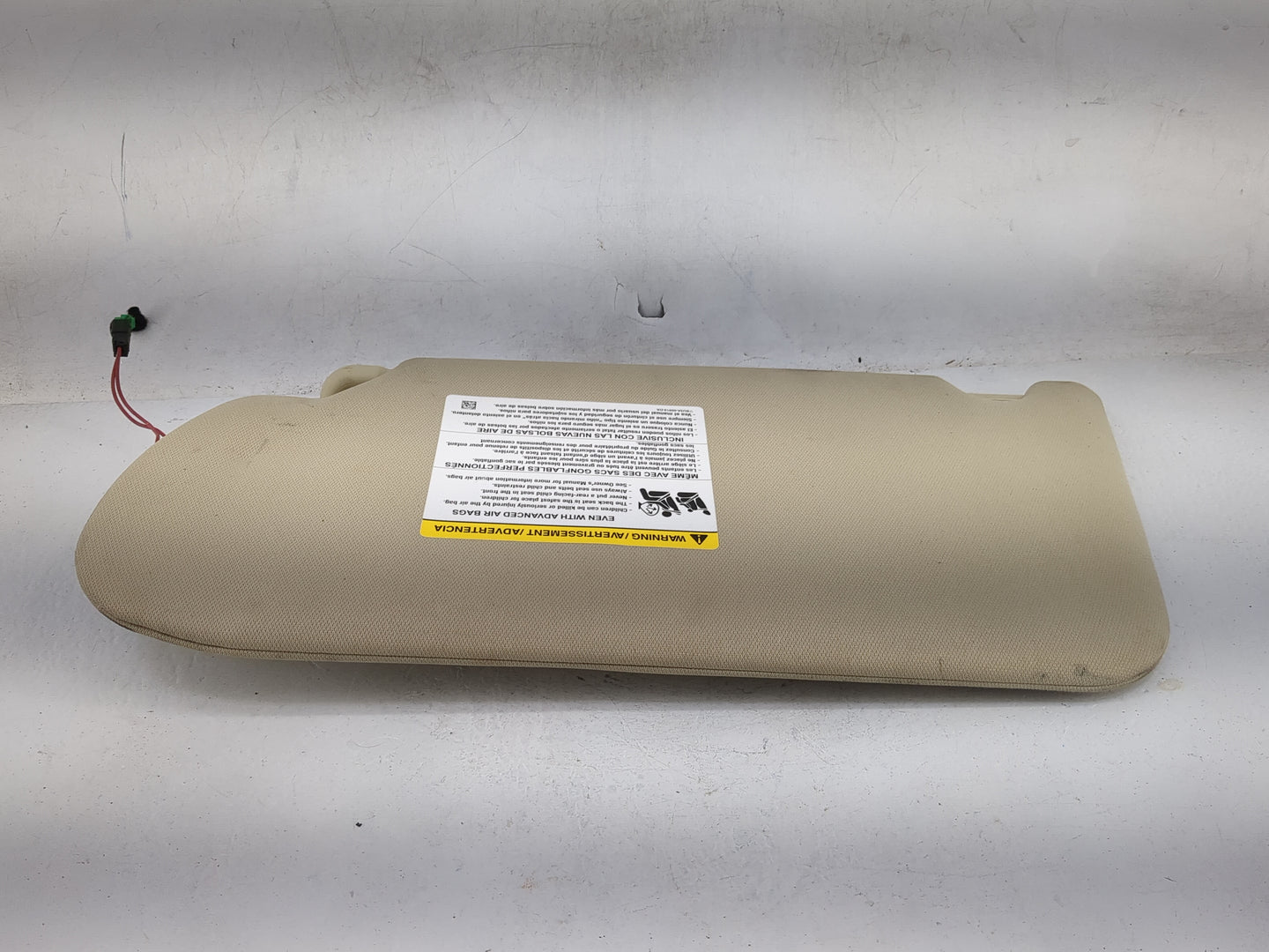 2006 Cadillac Sts Sun Visor Shade Replacement Passenger Right Mirror Fits OEM Used Auto Parts - Oemusedautoparts1.com