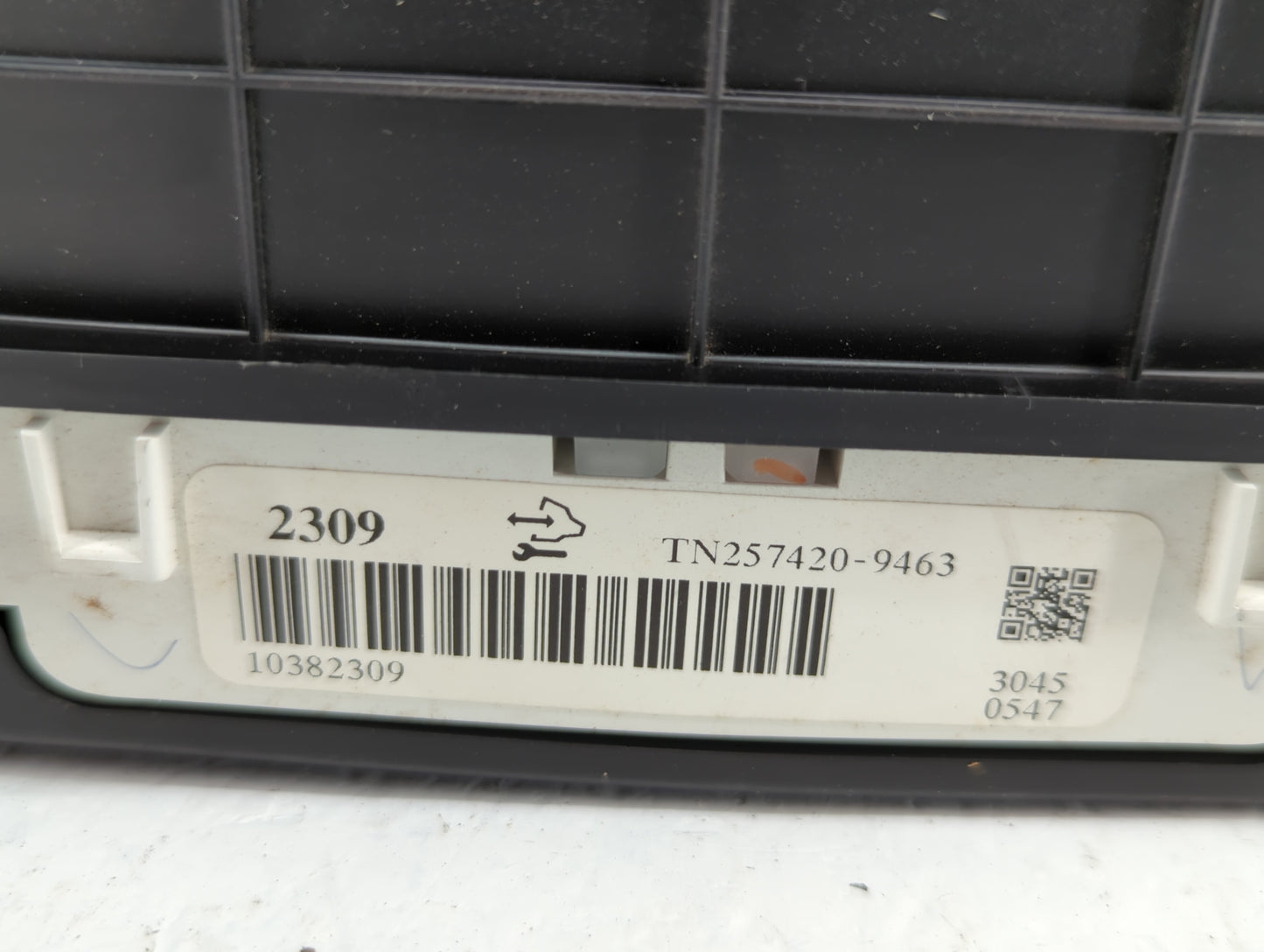 2006 Cadillac Sts Instrument Cluster Speedometer Gauges P/N:10382309 15926684, 15826684 Miles: Fits OEM Used Auto Parts - Oe