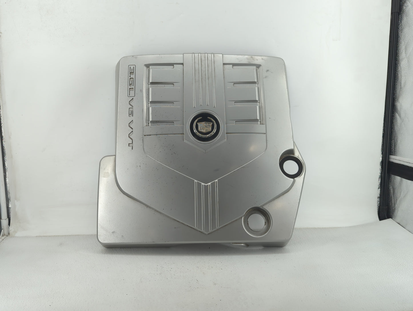 2006 Cadillac Sts Engine Cover - Oemusedautoparts1.com