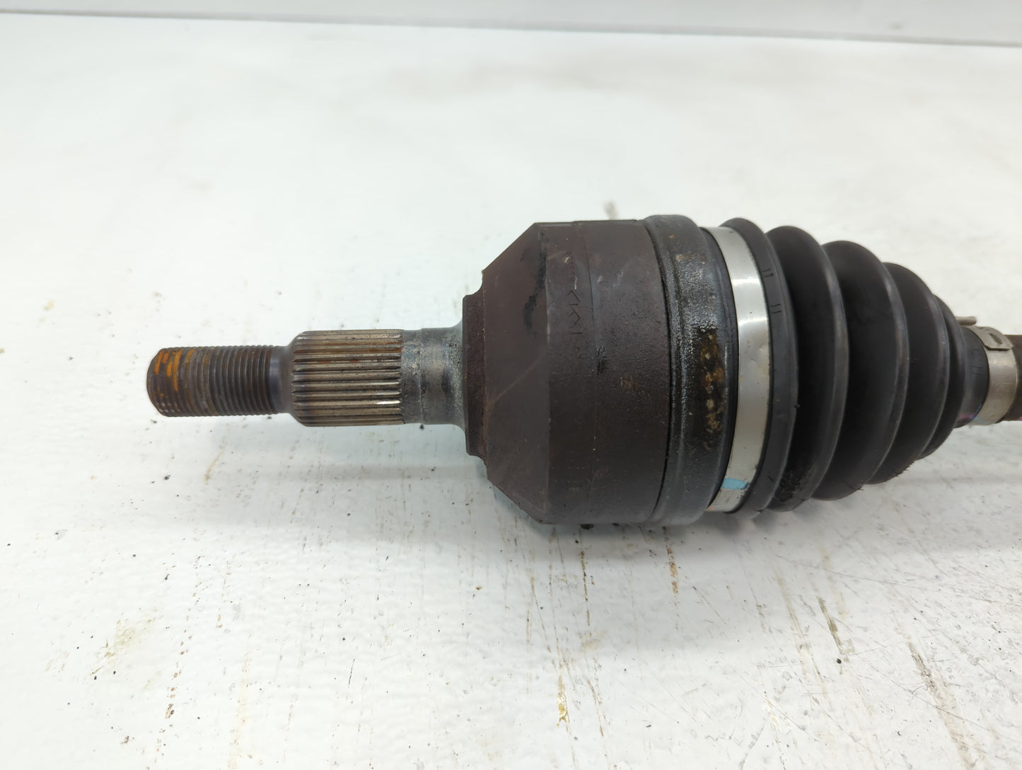 2005-2011 Cadillac Sts Axle Shaft Front Driver Cv C/v - Oemusedautoparts1.com