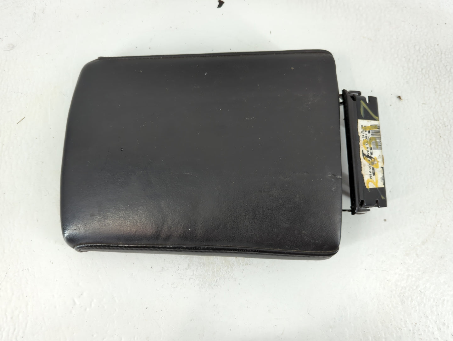 2006 Cadillac Sts Center Console Armrest Cover Lid Fits OEM Used Auto Parts - Oemusedautoparts1.com