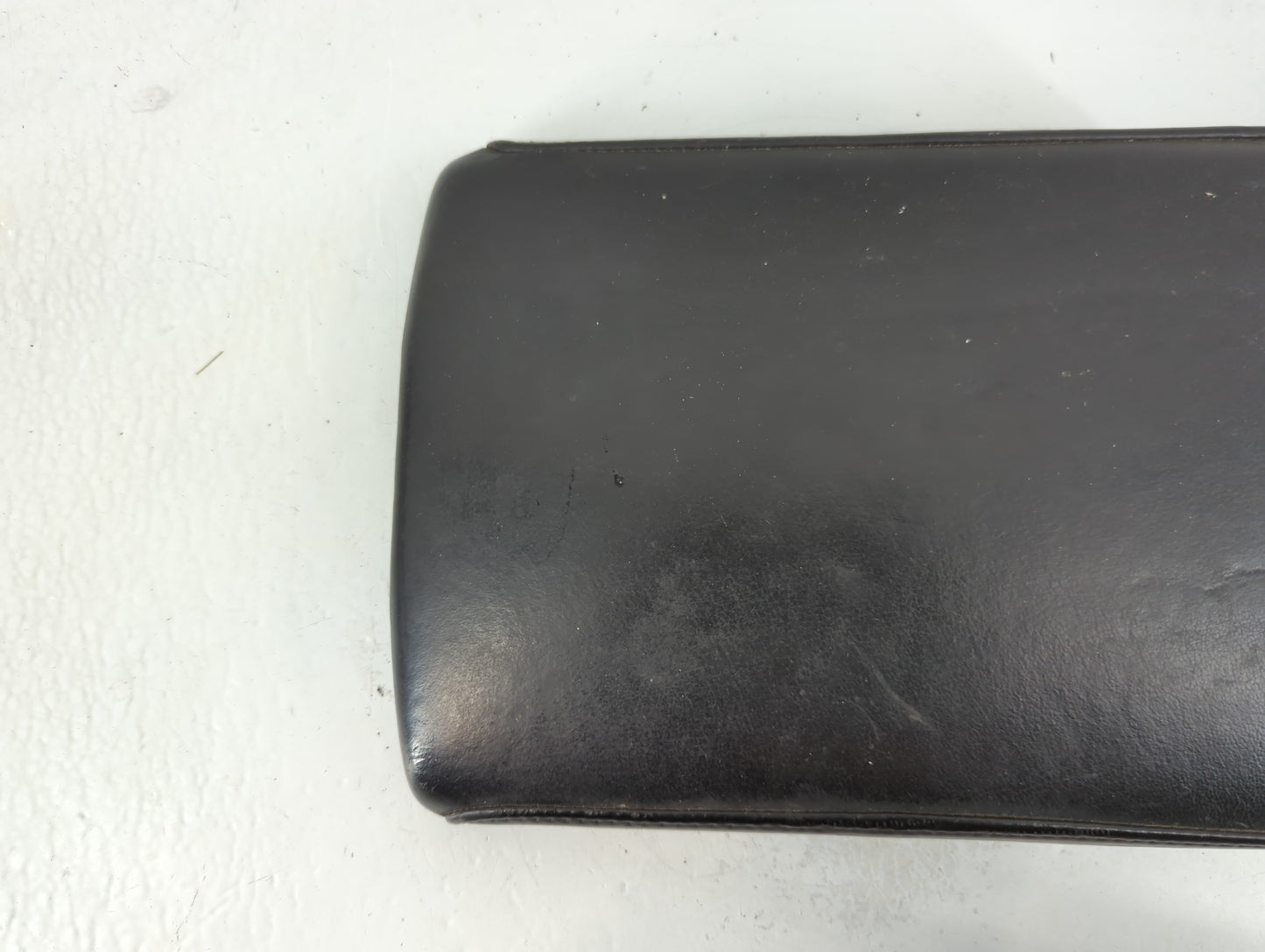 2006 Cadillac Sts Center Console Armrest Cover Lid Fits OEM Used Auto Parts - Oemusedautoparts1.com