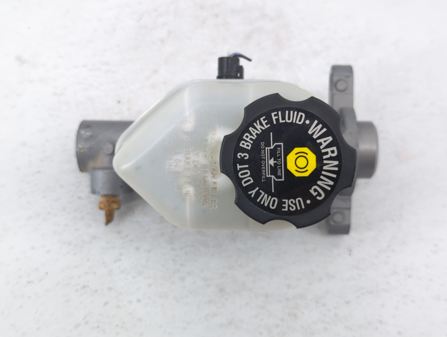 2004-2008 Cadillac Xlr Brake Master Cylinder Silver - Oemusedautoparts1.com