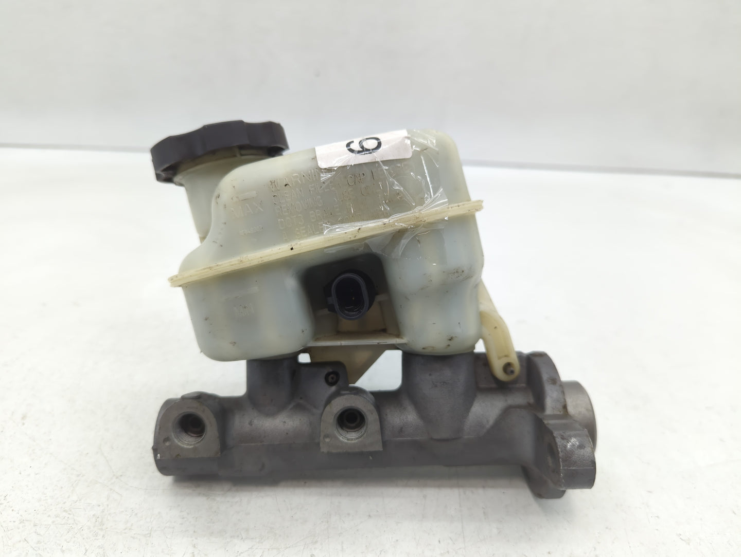 2004-2008 Cadillac Xlr Brake Master Cylinder - Oemusedautoparts1.com