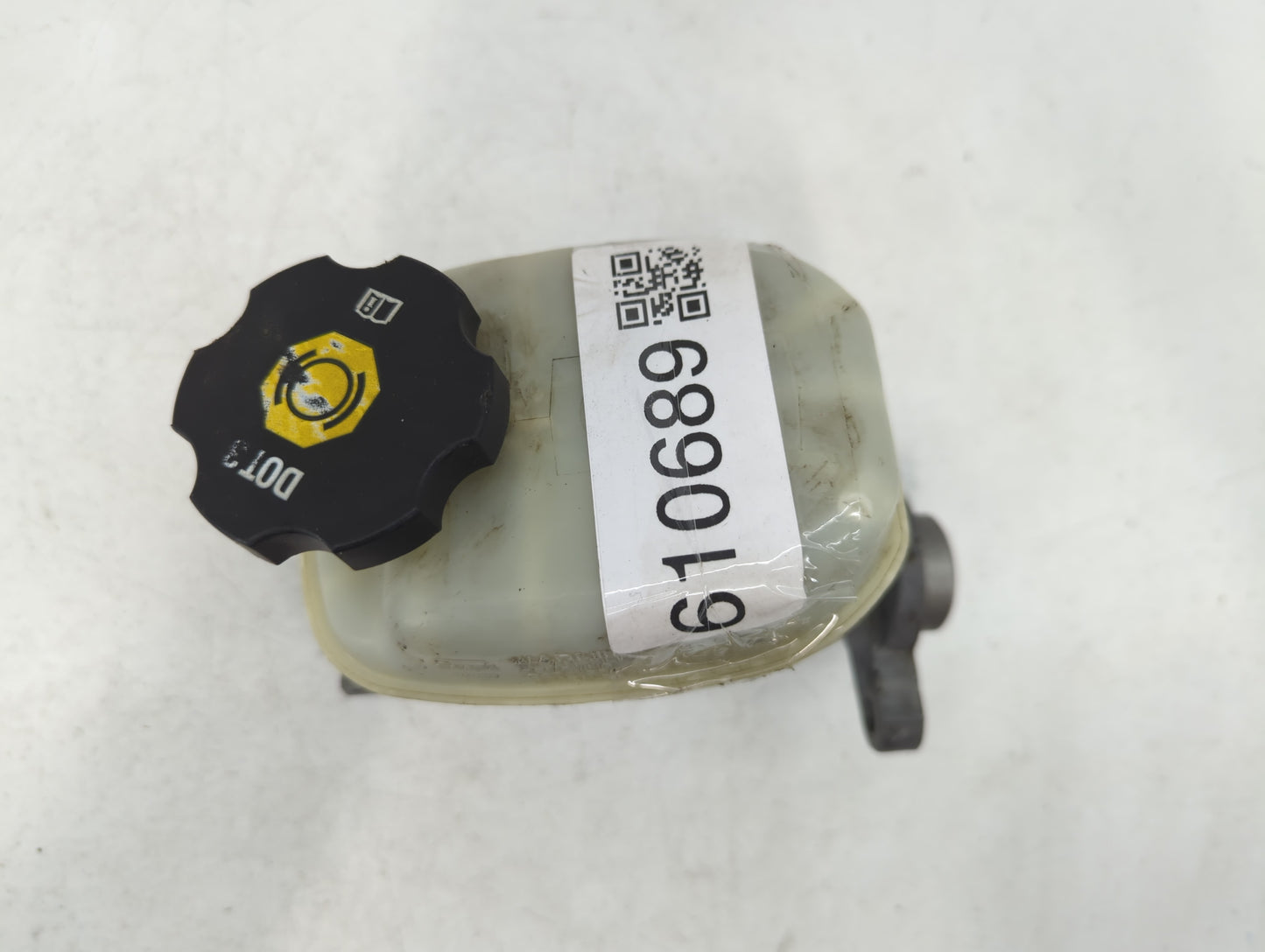 2004-2008 Cadillac Xlr Brake Master Cylinder - Oemusedautoparts1.com