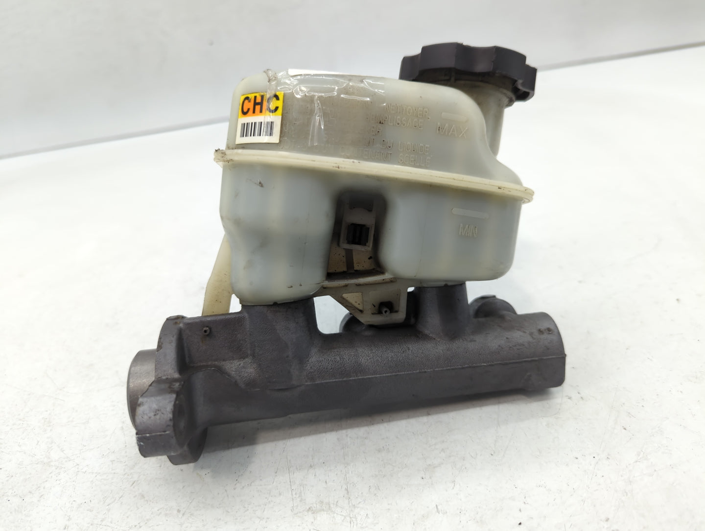 2004-2008 Cadillac Xlr Brake Master Cylinder - Oemusedautoparts1.com