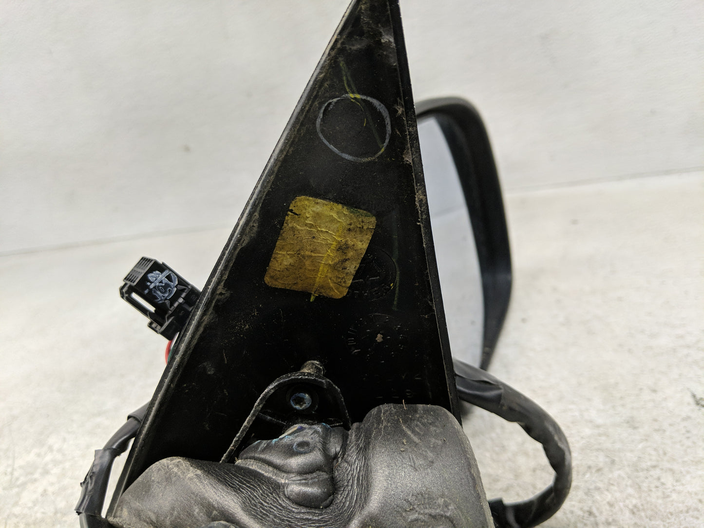 2003-2006 Chevrolet Avalanche Passenger Side View Mirror - Right Door Mirror OEM Used - Oemusedautoparts1.com