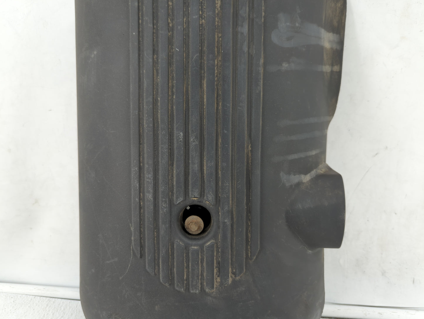 2006 Chevrolet Avalanche Engine Cover - Oemusedautoparts1.com