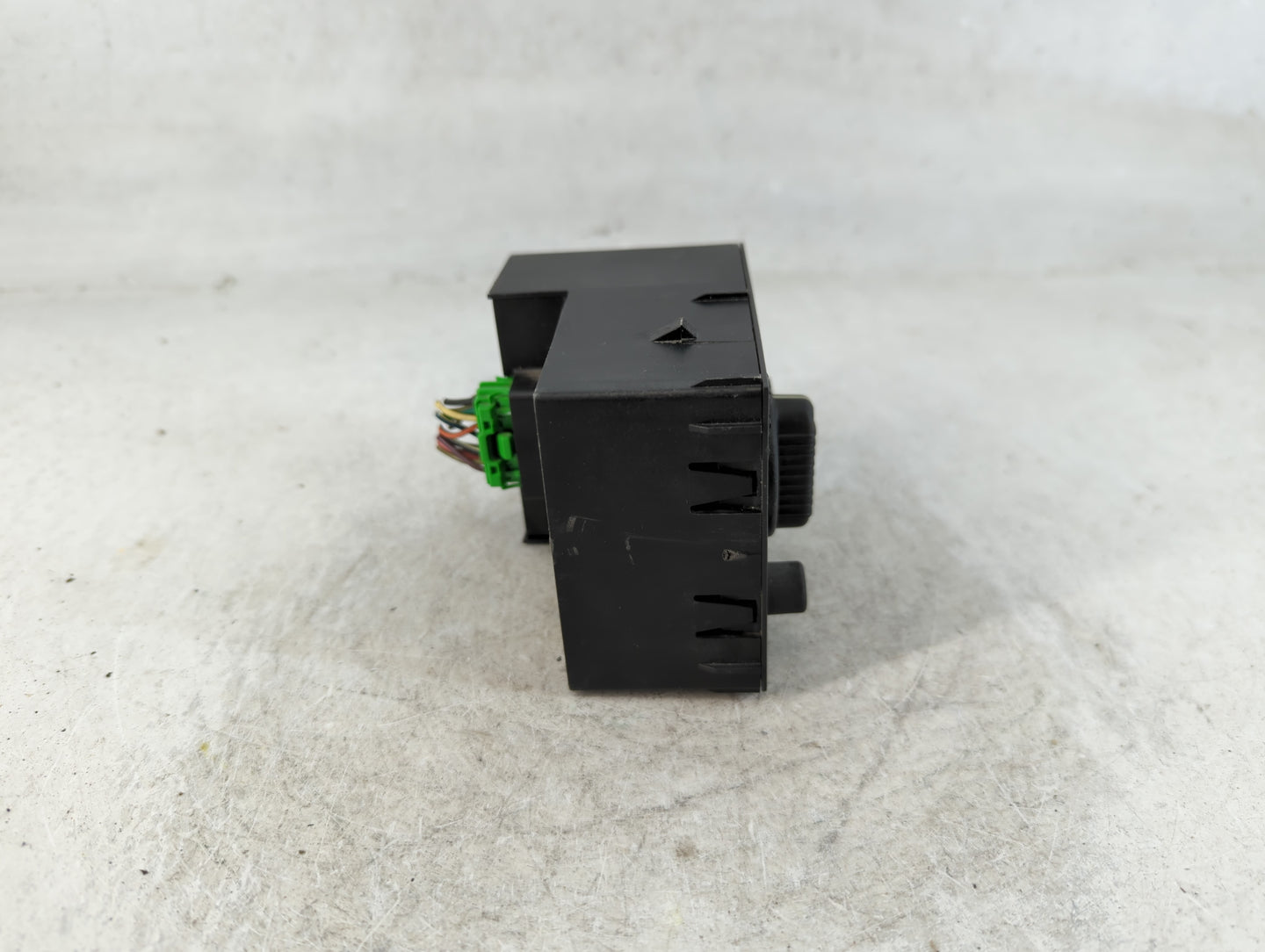 2006 Chevrolet Avalanche Headlight Lamp Control Switch - Oemusedautoparts1.com
